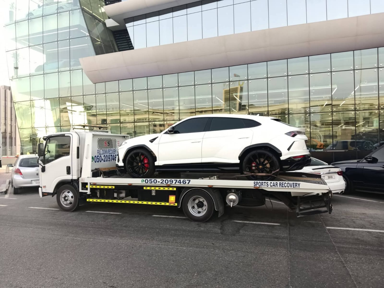 Luxury car recovery Dubai — Lamborghini Urus