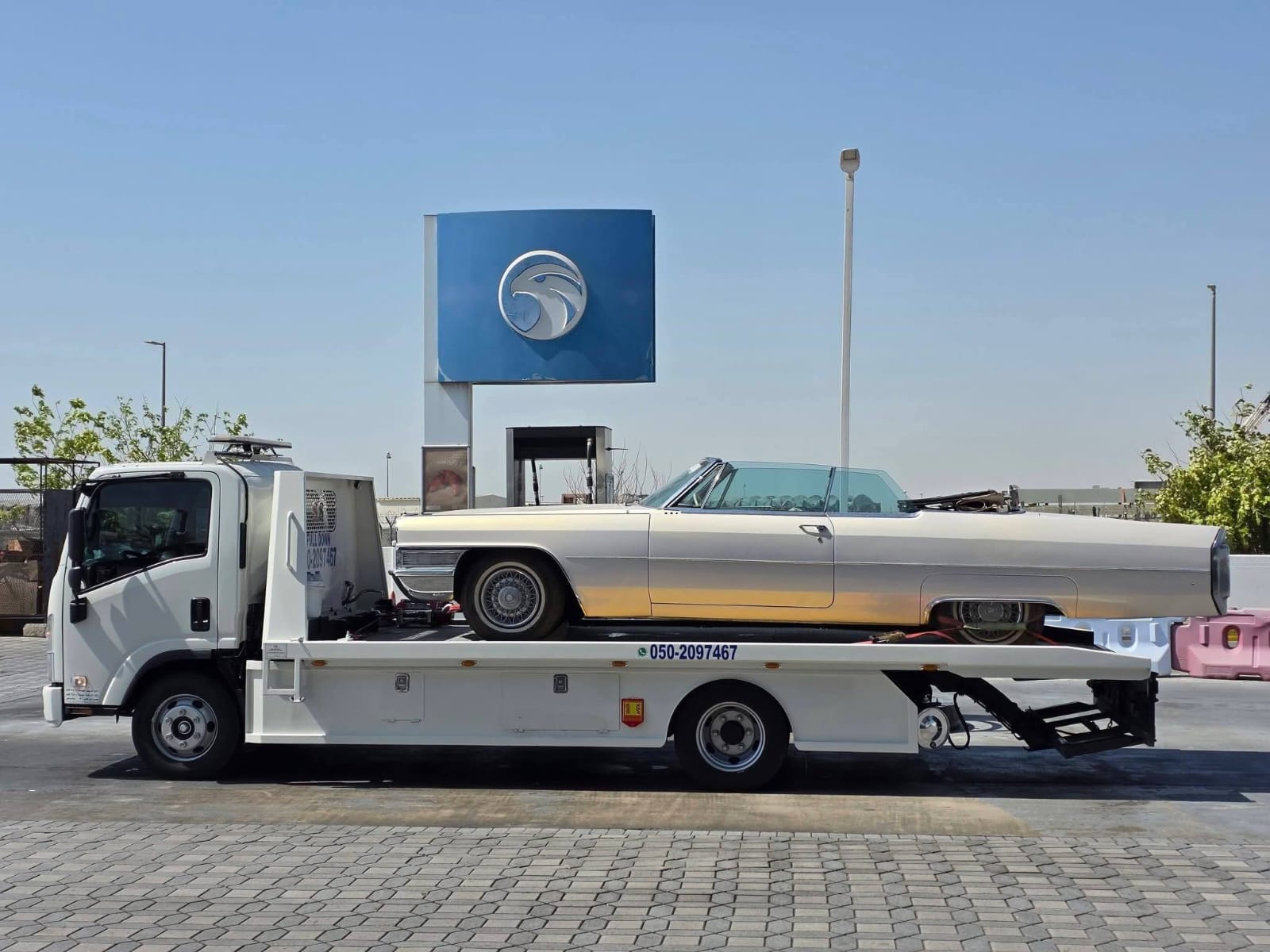 Premium luxury car recovery Dubai service