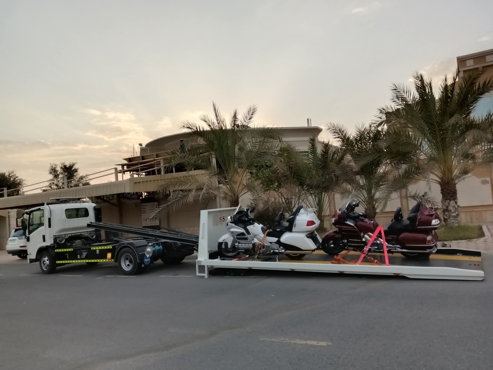 Luxury supercar recovery Dubai flatbed