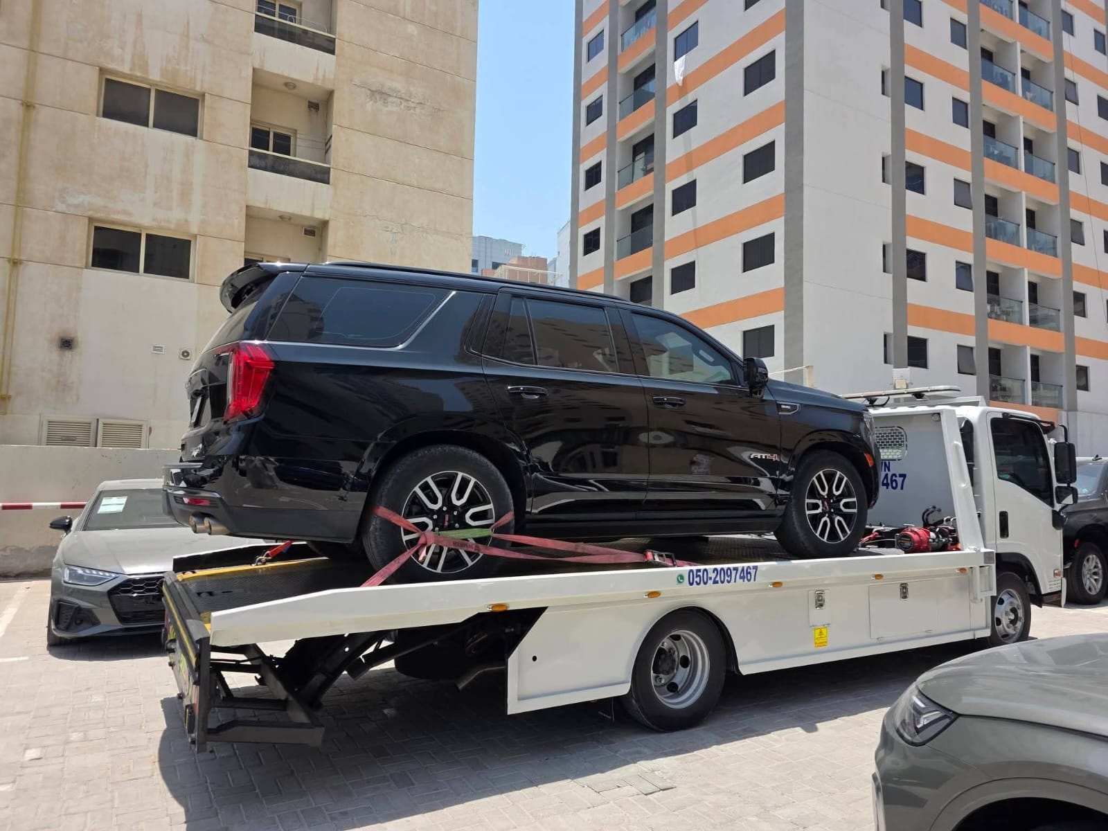 Vehicle transport Dubai — flatbed operation
